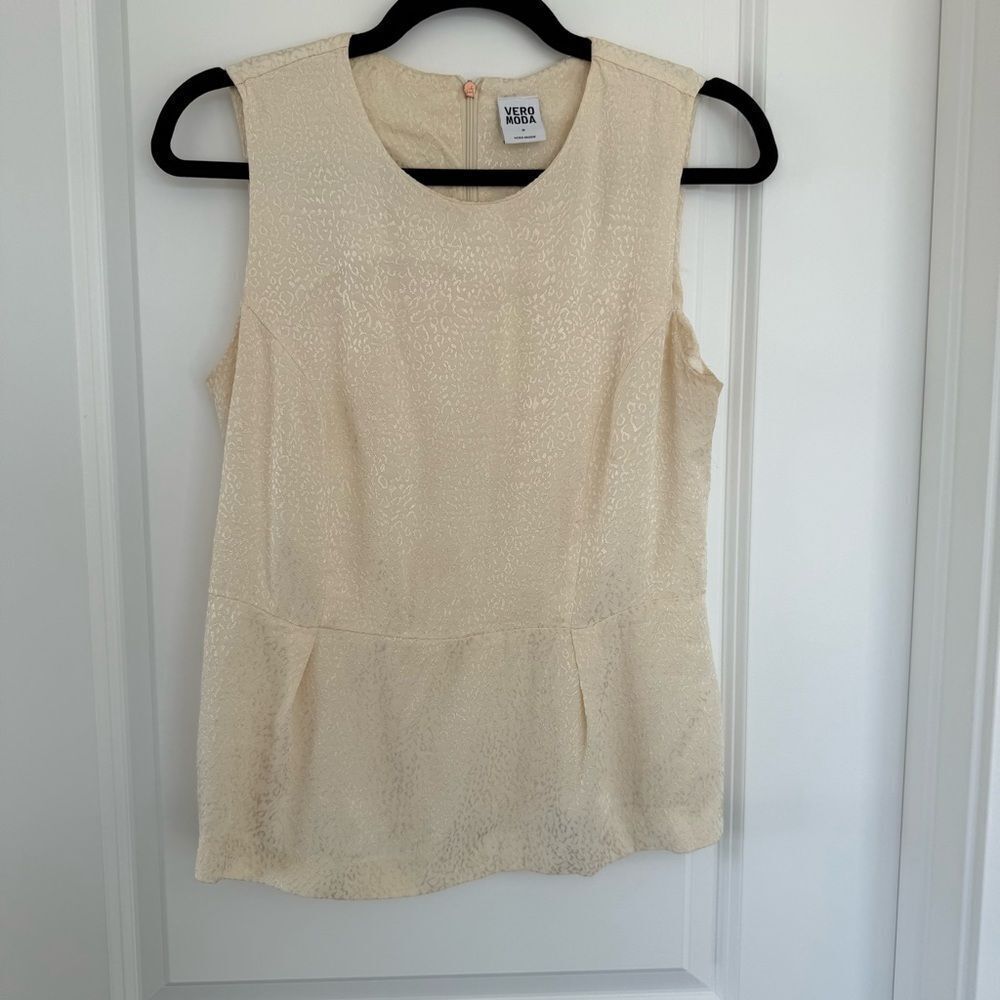 VERO MODA | Peplum sleeveless blouse